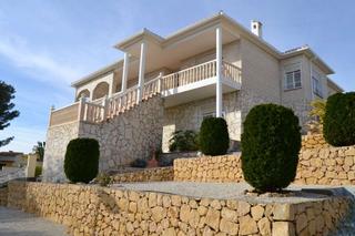 Chalet en Coloma. Villa en la nucia