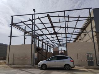 Rent Industrial building  Calle cantarellers. Impresionante nave en fraga