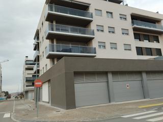 Location Local commercial à Calle josé salarrullana 26. Amplio garaje en fraga