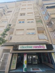 Apartament  Avenida del camino de los hondos 6. Centrico apartamento de  2 habitaciones con ascensor ideal inver