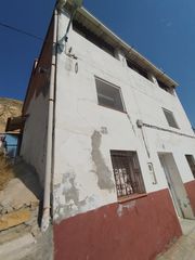 Maison  Calle arrabal 48. Oportunida casa económica con 3 habitaciones y dos baños en ball