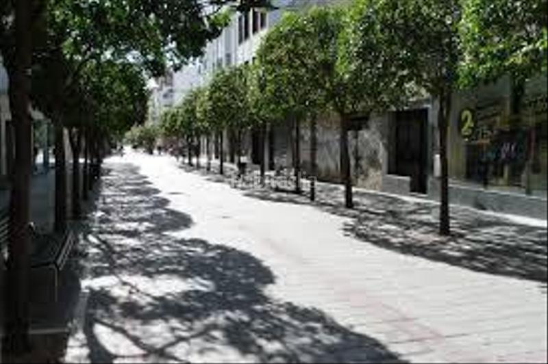 Foto fcfa9e85-a3ef-4e2c-b629-399886a3fdfa. Casa venta amplia casa céntrica en Ubrique