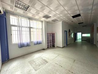 Local commercial à Ubrique. Venta local comercial zona plaza la estrella