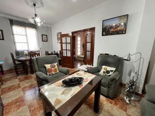Casa en Ubrique. Venta casa con patio y terraza