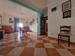 Casa a Ubrique. Casa tipo duplex con terraza.zona paseo del prado