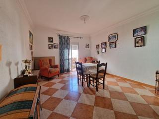 Casa a Ubrique. Casa tipo duplex con terraza.zona paseo del prado