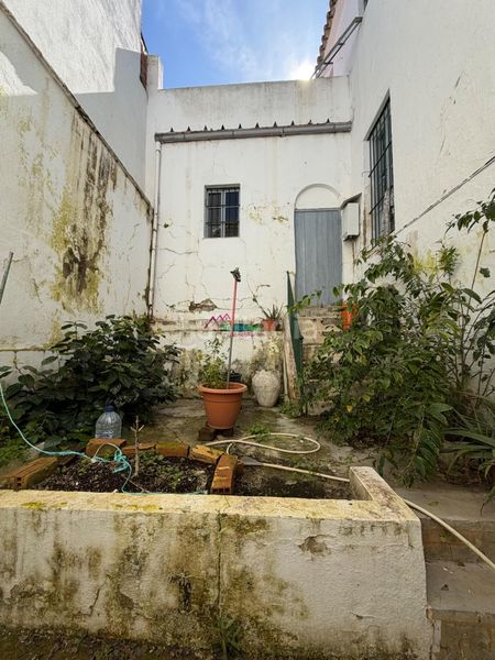 Foto a8870d78-3a6d-418e-9219-506aedf9280f. Casa amb aparcament a Villamartín