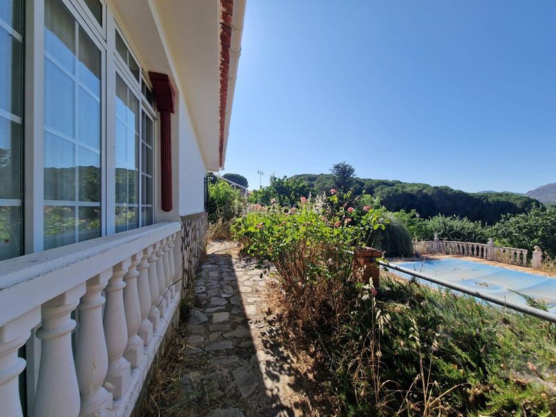 Foto b15b35d2-0572-496d-a75a-21fc298968ba. Terreny residencial a Grazalema