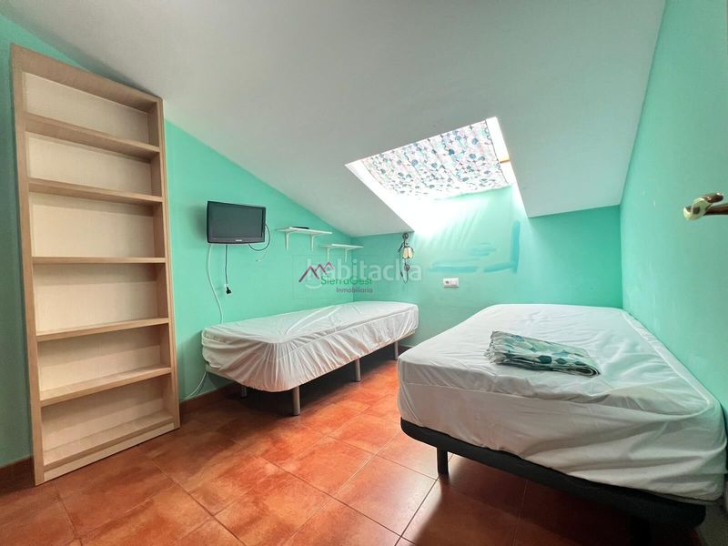 Foto cdc3b41a-6a8b-4c7d-bdd4-7e79d77c076e. Dúplex piso tipo duplex zona centro en Ubrique