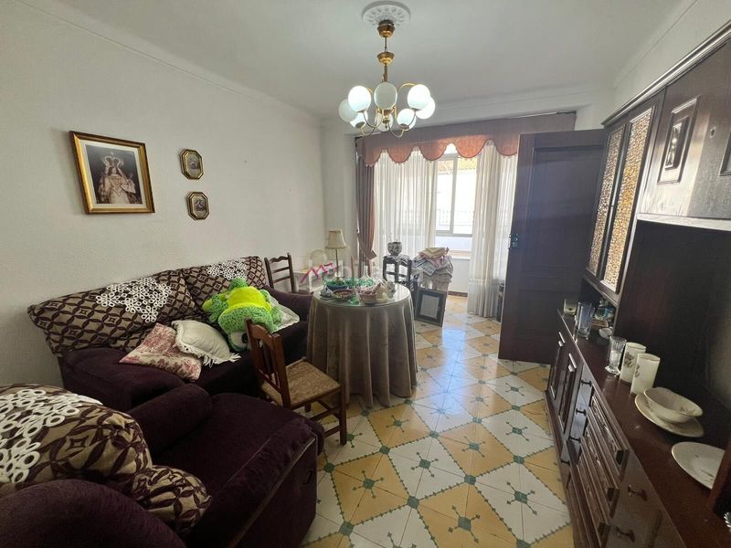 Foto dcf6e123-ca86-43ef-9cec-d40b0baf886b. Piso venta piso zona centro en Ubrique