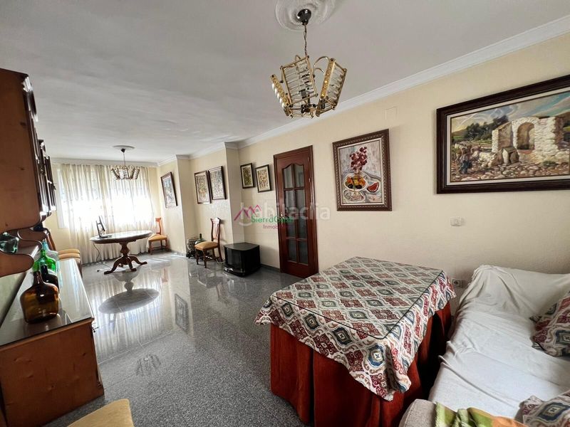 Foto c04043b0-186b-4ba1-a147-8a23aee721b8. House with parking in Ubrique