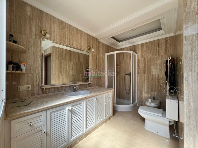 Foto f24e3bf8-5ac5-4f25-8630-e63ce15140fa. House with parking in Ubrique