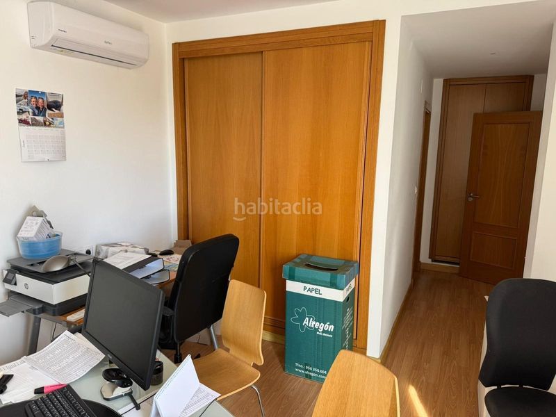 Foto f10a90b1-ef29-4084-a341-c662c5a2e4f9. Casa amb aparcament a Conil Conil de la Frontera