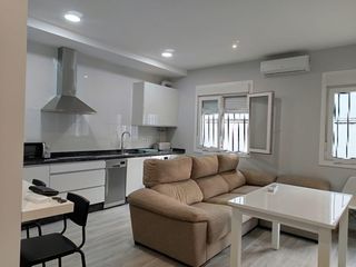 Rent Ground floor in Centro. Alquiler piso en planta baja céntrico. solo para profesores !