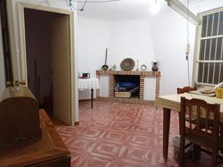 Casa a Ubrique. Venta casa con terraza céntrica