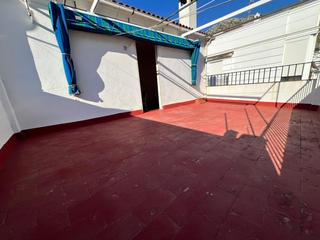 Casa en Ubrique. Venta casa con terraza céntrica