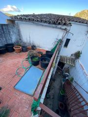 Casa en Ubrique. Venta amplia casa con terraza