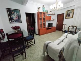 Pis a Ubrique. Venta amplio piso céntrico