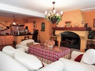 Casa a Villaluenga del Rosario. Venta casa con patio en villaluenga del rosario