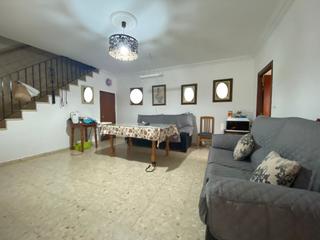 Casa a Ubrique. Venta amplia casa casco antiguo ubrique