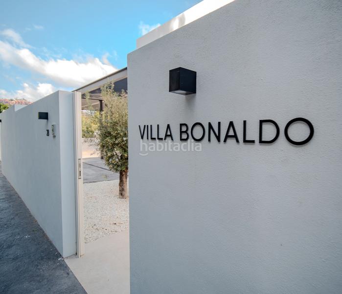Foto 4c58961b-028e-41dd-ae5f-2b1e9a375866. Chalet villa de nueva construcción en La Quinta Benahavís