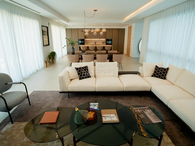 Foto b0c91e78-a3d7-4816-b7e7-5f2309010083. Chalet villa de nueva construcción en La Quinta Benahavís