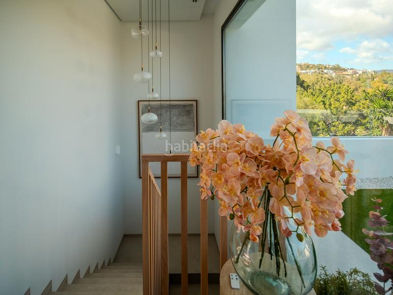 Foto b63f9fc8-93c2-4972-994f-c659d4e64b6c. Chalet villa de nueva construcción en La Quinta Benahavís