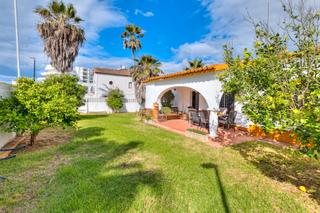 Maison à Nueva Alcántara. Villa calle carmen sevilla