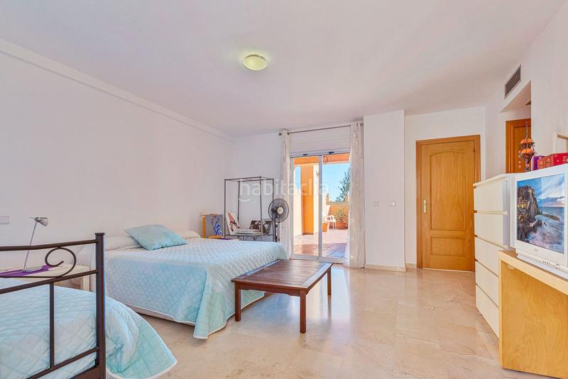 Foto 24dab14e-b2a4-4a51-b0bb-9ffd7f36a945. Dachwohnung in lugar urbanizacion Guadalmina Alta 828 in Marbella