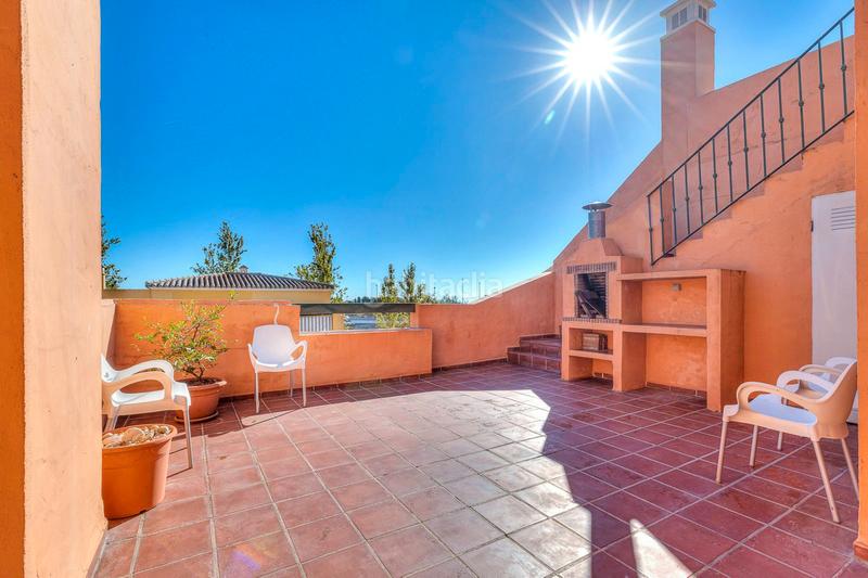 Foto 934e736c-3e3e-4553-b948-1d051feeafbd. Dachwohnung in lugar urbanizacion Guadalmina Alta 828 in Marbella