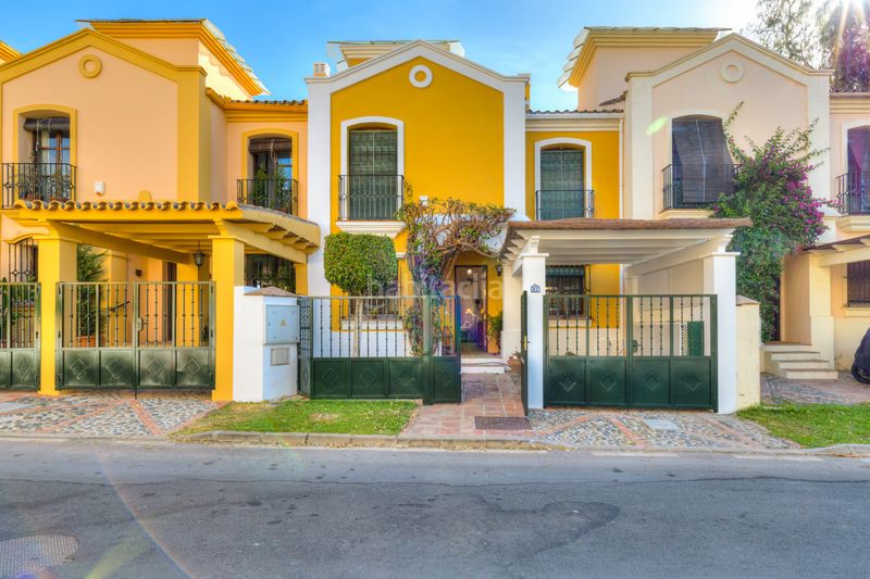 Foto a717c466-e0e5-4b20-9cd6-bdd40894c65e. Chalet en calle d-1i 36 en Guadalmina Alta Marbella
