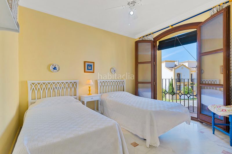 Foto d1b3790d-27a3-4a5e-b40a-10838a8956b3. Chalet en calle d-1i 36 en Guadalmina Alta Marbella