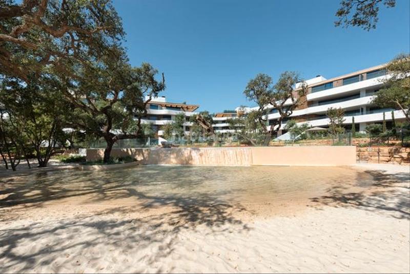 Foto 7b175bed-99b6-4b16-9050-cddf0e5f9d72. Apartament amb calefacció aparcament piscina a Sotogrande alto Sotogrande