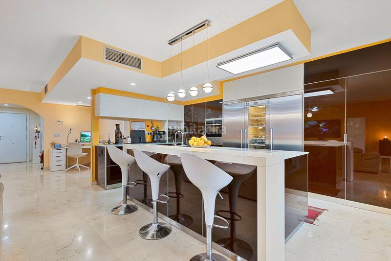 Foto 02767503-6600-49de-a99d-3da01e7d46fb. Penthouse with parking pool in Zona Miraflores Marbella