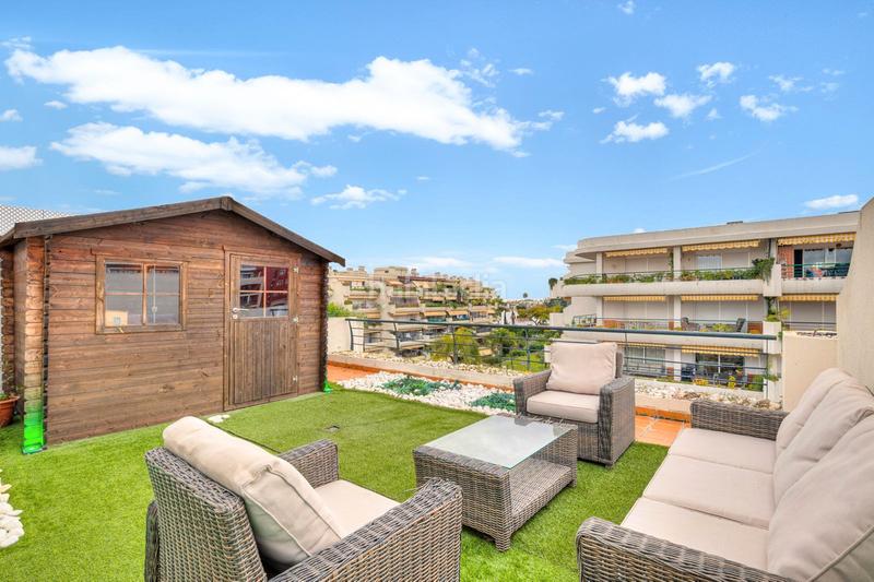 Foto c3fc1d9e-1351-477b-9ec1-7b91fcc9cfc2. Penthouse with parking pool in Zona Miraflores Marbella