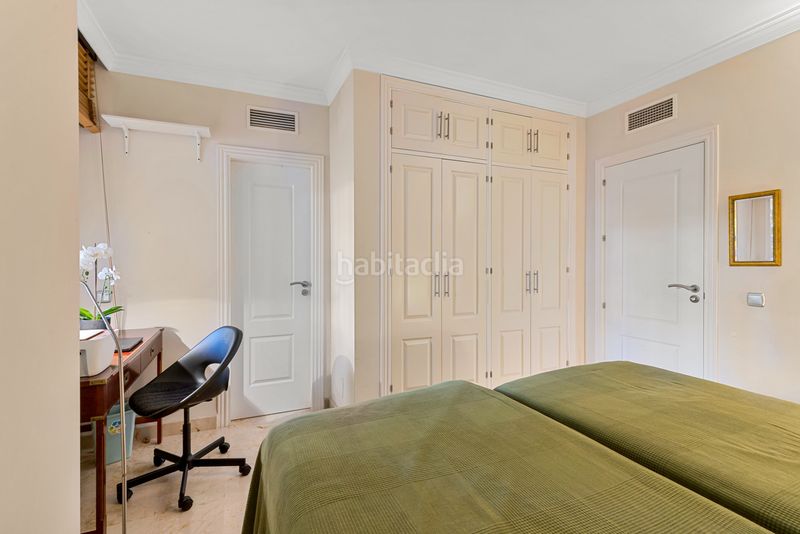 Foto c9d2cd65-b66b-4a4d-bbcf-a4236e52be87. Àtic a n/a a Parque Central Estepona