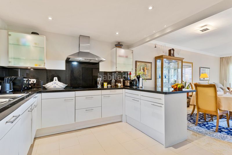 Foto f5f214b0-d50b-4460-9e17-f7fa83c6517a. Àtic a n/a a Parque Central Estepona