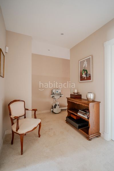 Foto c33ad8a7-03f6-46f8-8415-3936850632a2. Casa aparellada amb xemeneia calefacció aparcament piscina a Estepona
