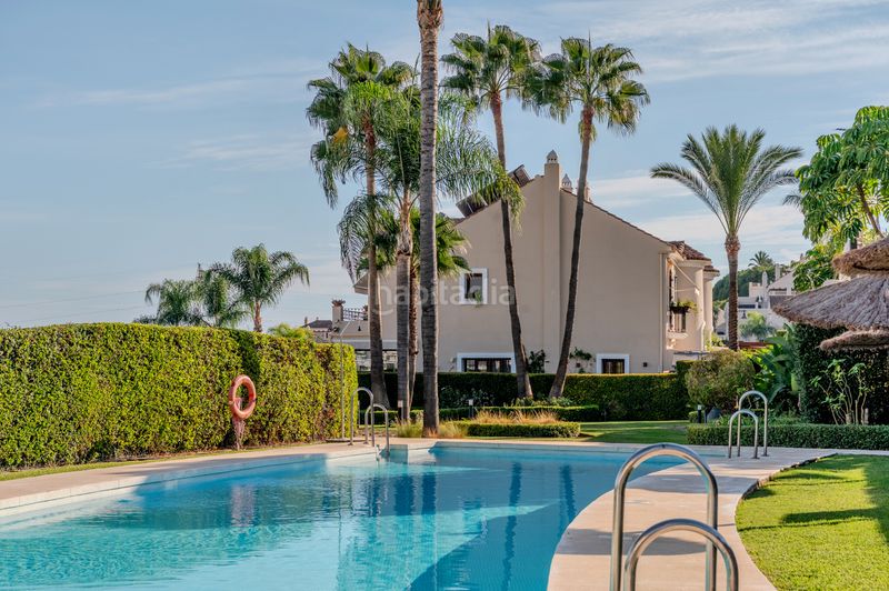 Foto d3271b3f-8f8e-427f-b848-332b4b409fff. Casa aparellada amb xemeneia calefacció aparcament piscina a Estepona