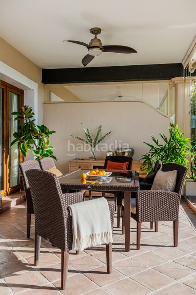 Foto f766557c-99b2-4879-9255-5203895e5f0d. Casa aparellada amb xemeneia calefacció aparcament piscina a Estepona