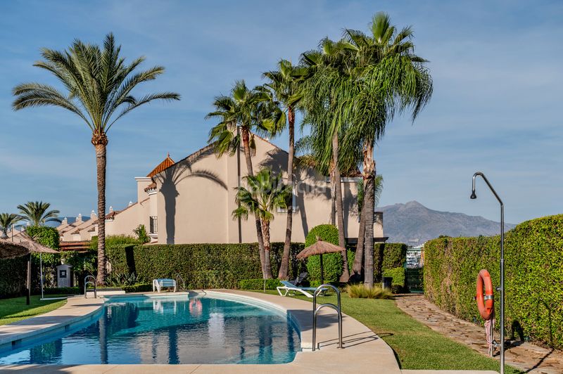 Foto f9af7731-365e-4675-a481-b8e32d050e33. Casa aparellada amb xemeneia calefacció aparcament piscina a Estepona