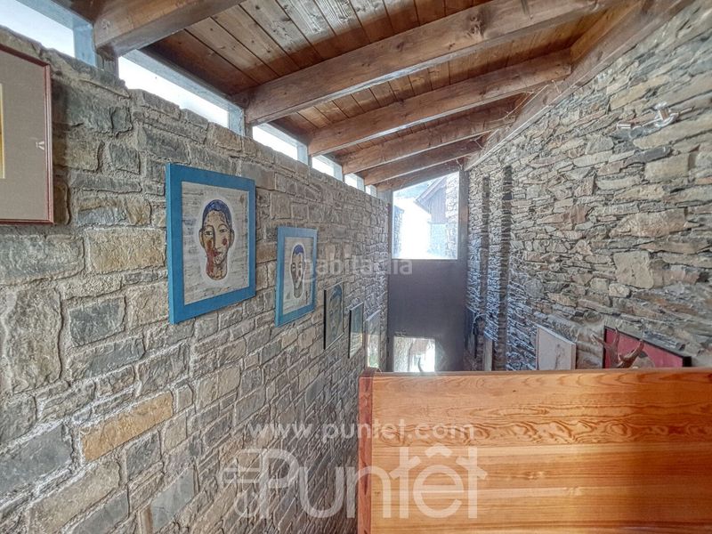 Foto 1ed6f202-6485-4018-a161-209b6569d9fc. Casa amb calefacció aparcament a Montcorbau Vielha e Mijaran
