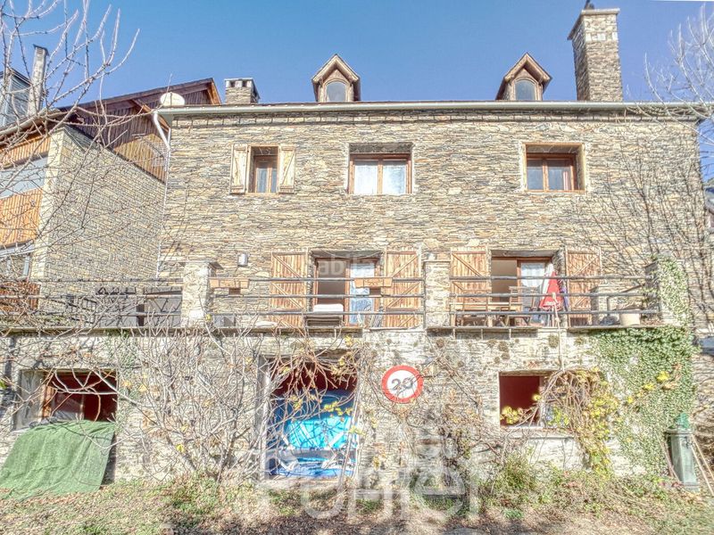 Foto 53fb27ed-cf02-4184-84c2-82b51a85a689. Casa amb calefacció aparcament a Montcorbau Vielha e Mijaran