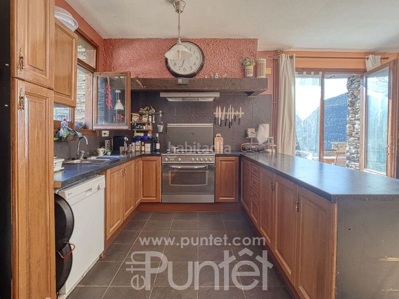 Foto 83e21ba5-b5da-4872-b719-3c5cdd6c6347. Casa amb calefacció aparcament a Montcorbau Vielha e Mijaran