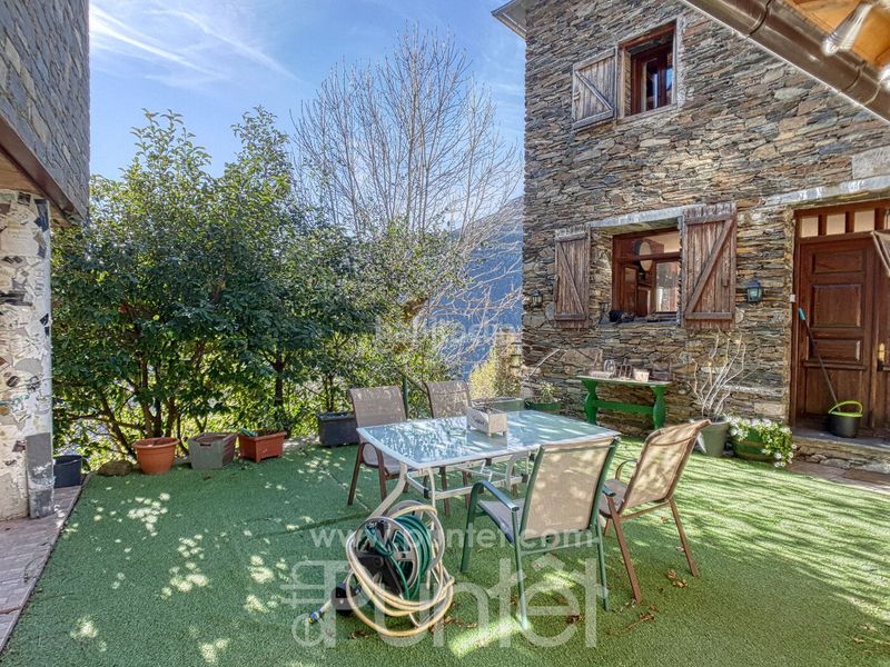 Foto 93bd113d-c23c-4cb0-bf09-81ac02c8782d. Casa amb calefacció aparcament a Montcorbau Vielha e Mijaran