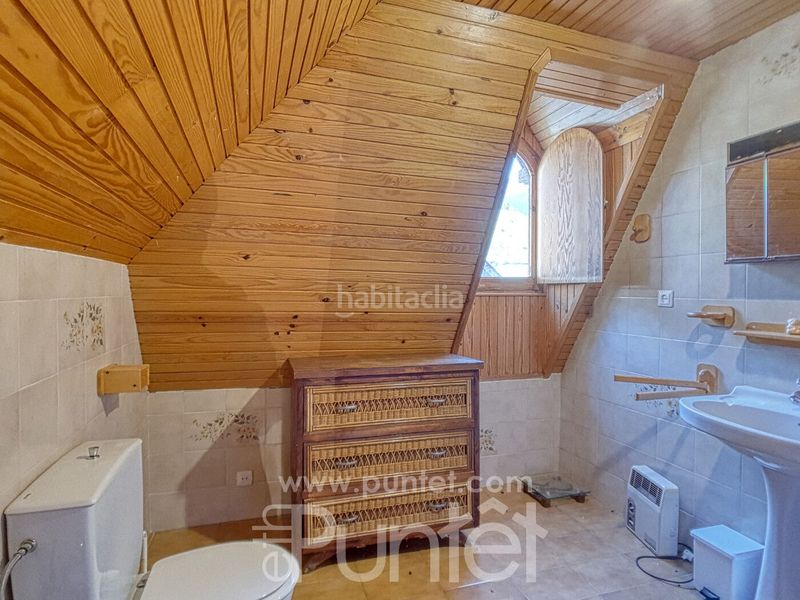 Foto eb2ff471-2776-4a94-a482-e029694f9dce. Casa amb calefacció aparcament a Montcorbau Vielha e Mijaran