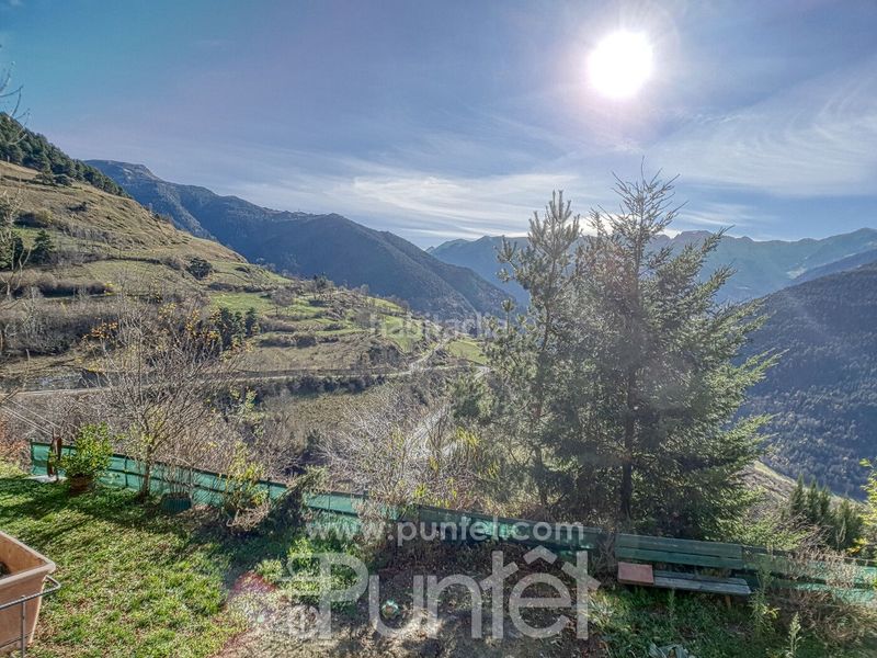 Foto ff42b5ff-02bf-47f4-a163-aecb77364396. Casa amb calefacció aparcament a Montcorbau Vielha e Mijaran