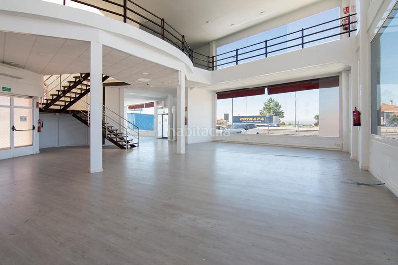 Foto da6b7672-deb4-4a4b-a455-edf5302d4419. Nau industrial a lugar de la casería duende 12 a Pulianas