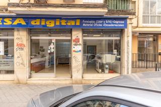 Locale commerciale in Calle ANGEL BARRIOS