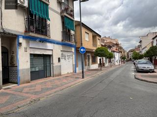 Local commercial  Calle libertad. Local comercial con posible cambio de uso para vivienda.